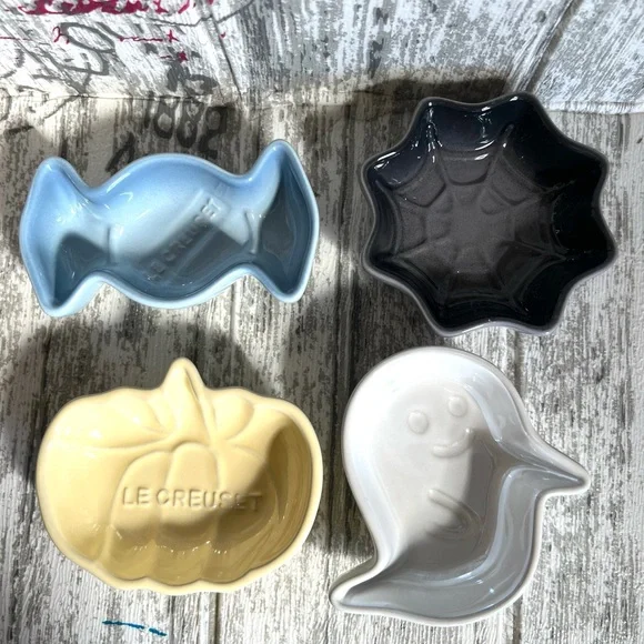 Le Creuset Halloween Mini Dish Set of 4 - Picture 2 of 6